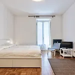Guesthost - Porta Nuova Shiny Flats 公寓