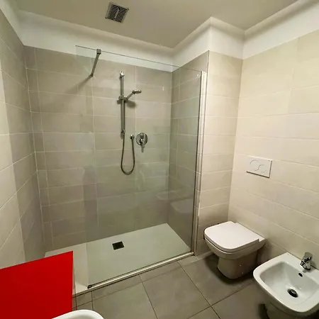 Guesthost - Porta Nuova Shiny Flat