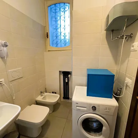 Guesthost - Porta Nuova Shiny Flat Appartement