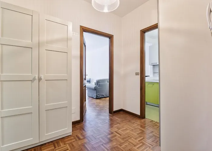 Guesthost - Porta Nuova Shiny Flats * Turin