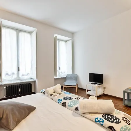 Apartment Guesthost - Porta Nuova Shiny Flat *