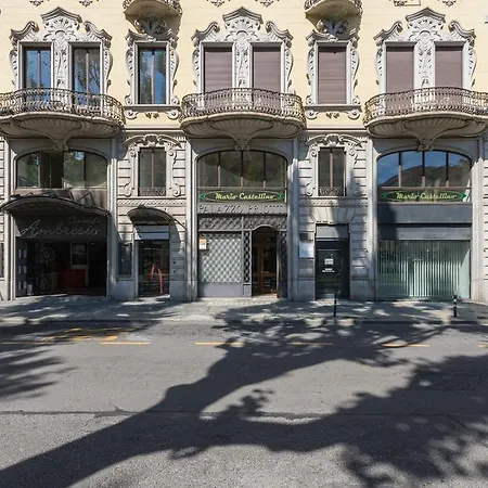 Guesthost - Porta Nuova Shiny Flat شقة