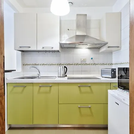 Guesthost - Porta Nuova Shiny Flat